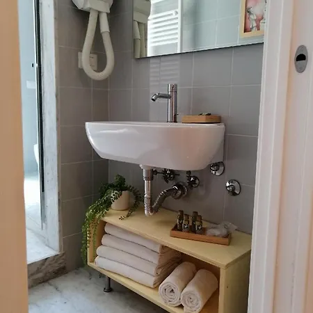 Vivaldo Piazza Dei Martiri - Penzion 4*